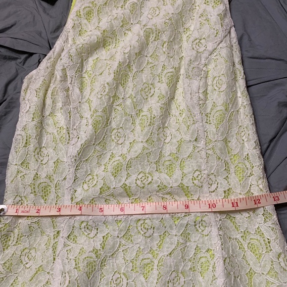 Guess - Picture 5 of 7